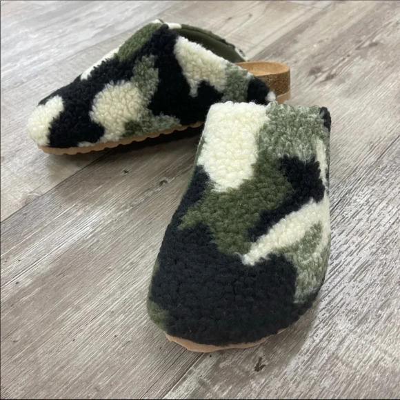 NWT MATCHA COMFY SOFT FAUX SHEARLING SLIPPERS Size 5 - Picture 5 of 8